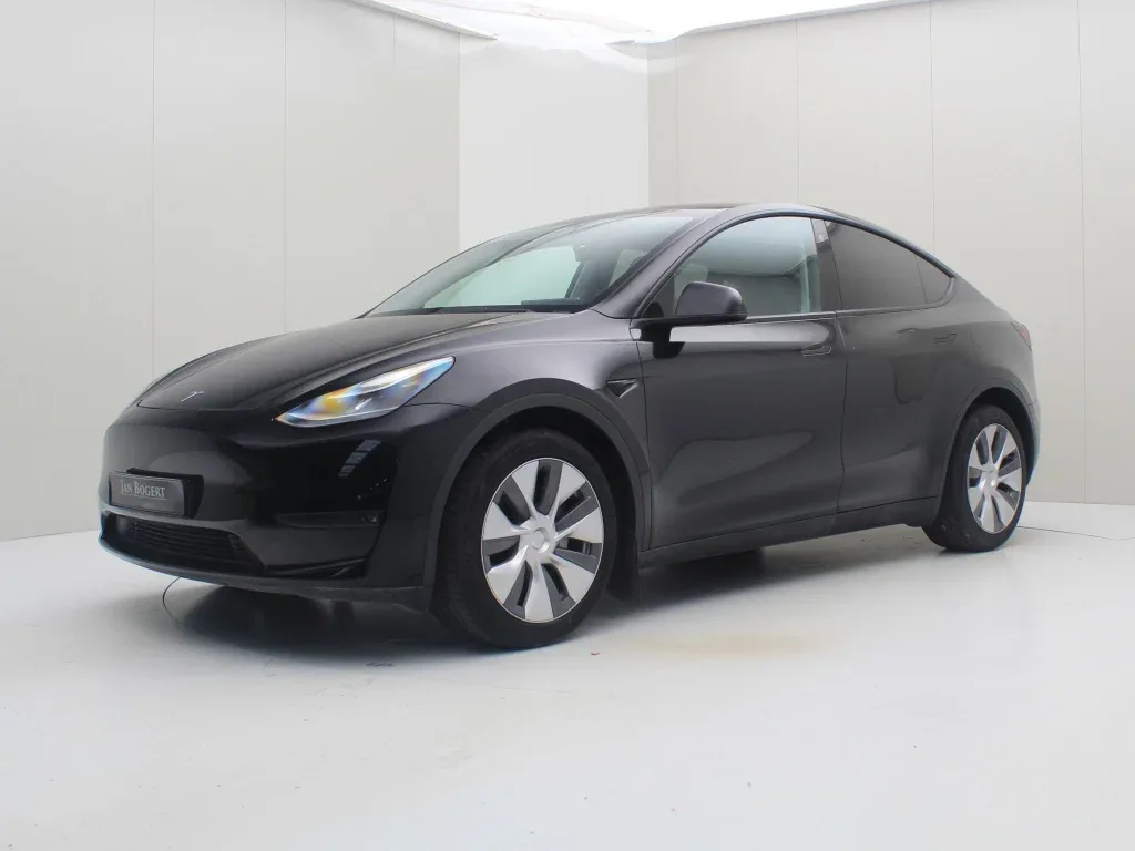 Tesla Model Y (2023) — foto 1