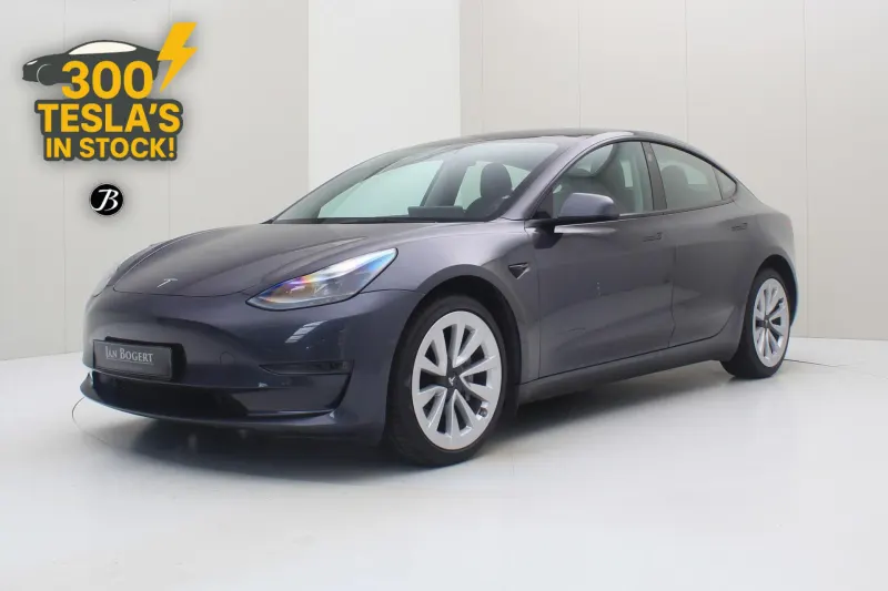 Tesla Model 3 (2022)