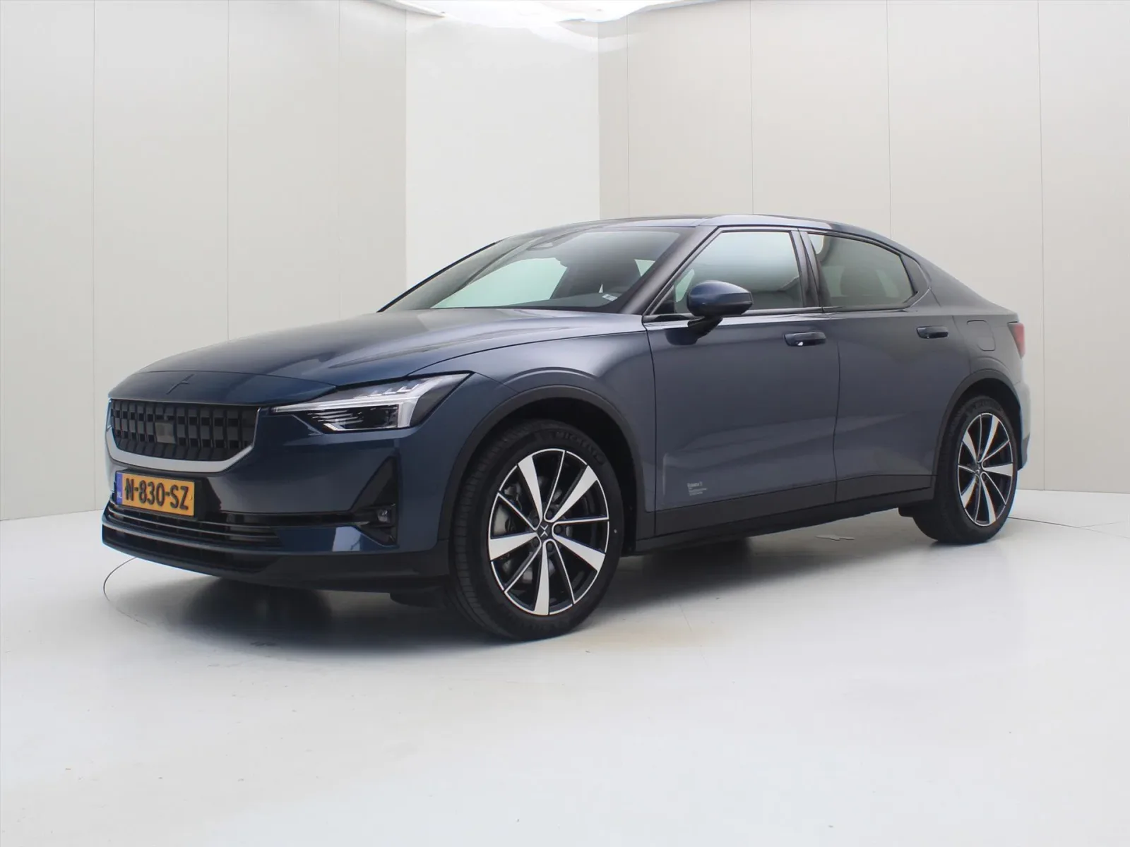 Polestar 2 (2021) — foto 1