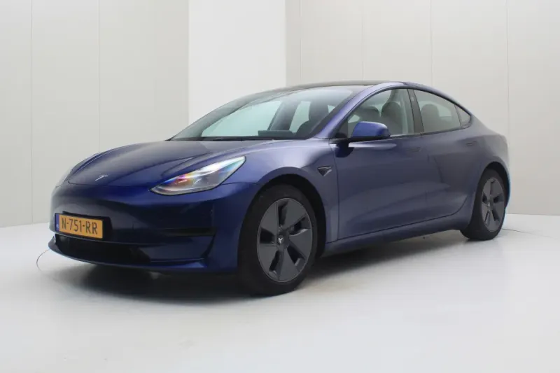 Tesla Model 3 (2021)