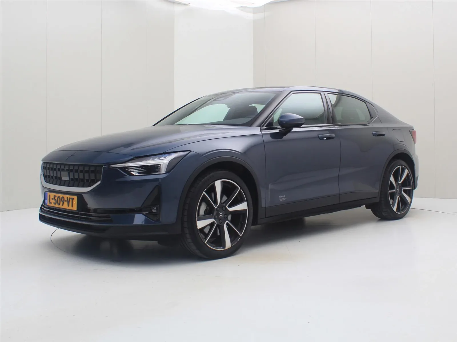 Polestar 2 (2021) — foto 1