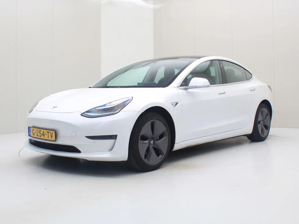 Tesla Model 3 (2019) — foto 1
