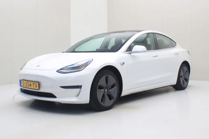 Tesla Model 3 (2019)
