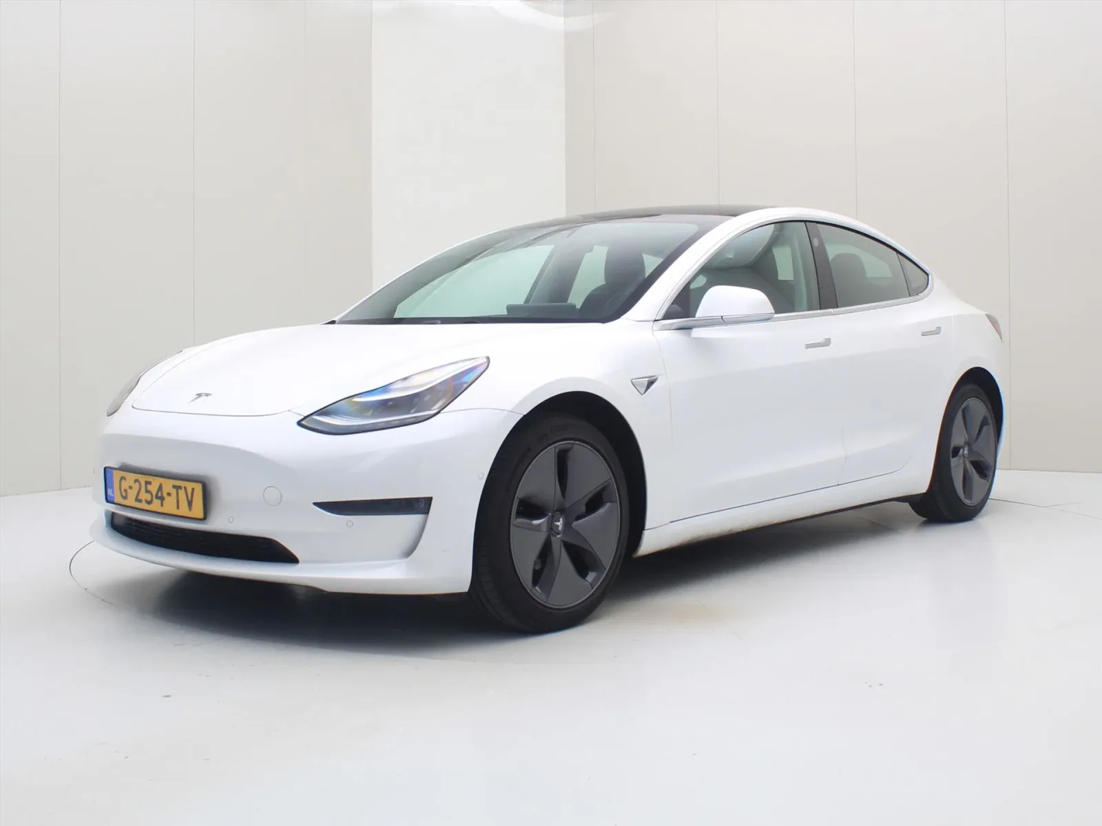 Tesla Model 3 (2019) — foto 1