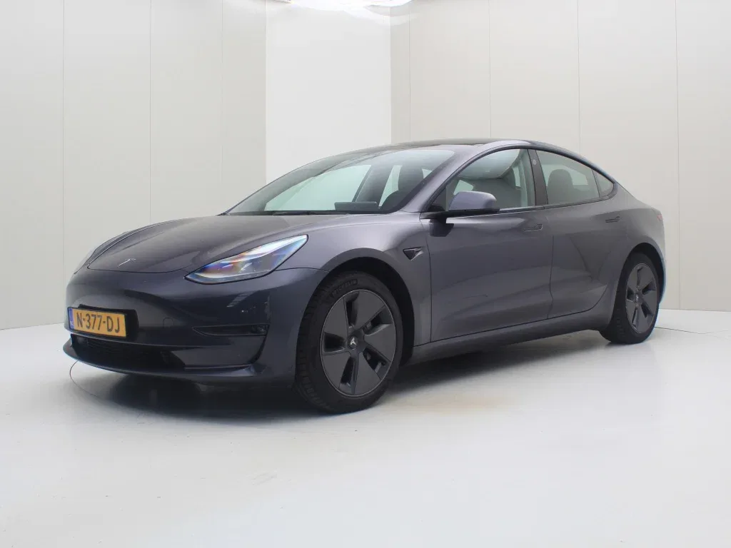 Tesla Model 3 (2021) — foto 1