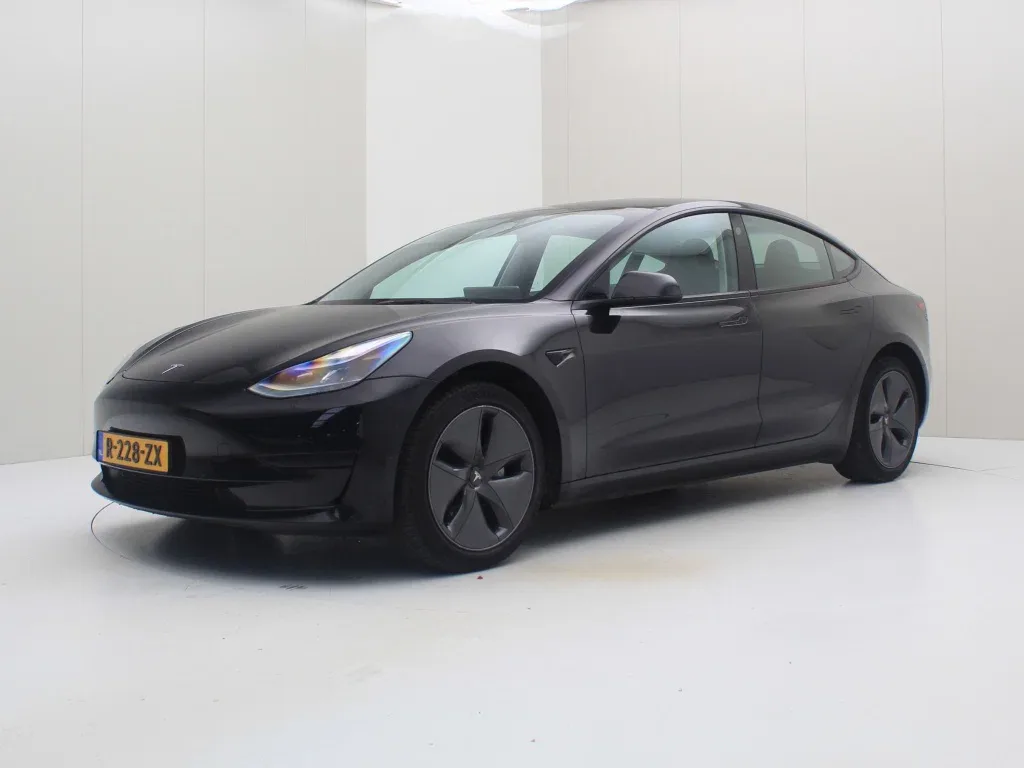 Tesla Model 3 (2022) — foto 1