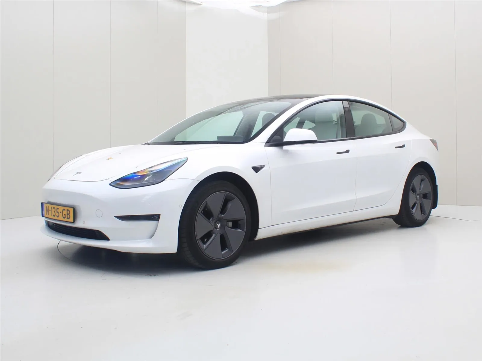 Tesla Model 3 (2021) — foto 1