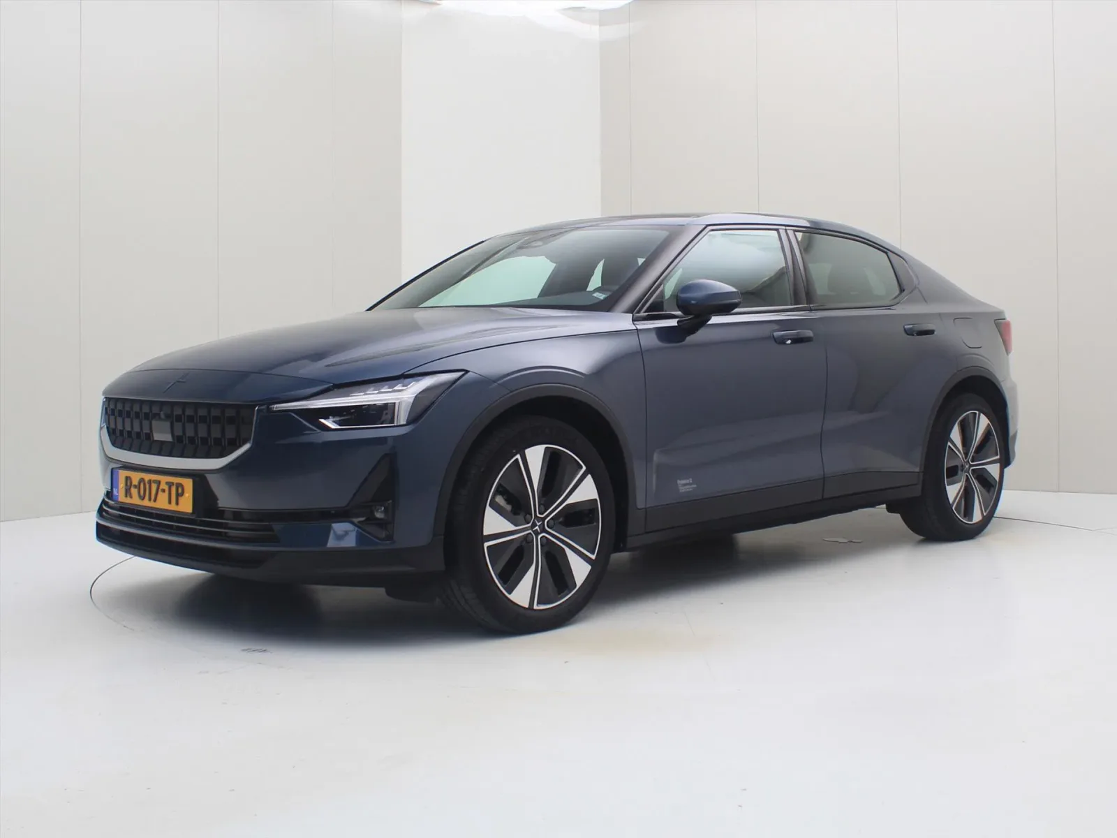 Polestar 2 (2022) — foto 1