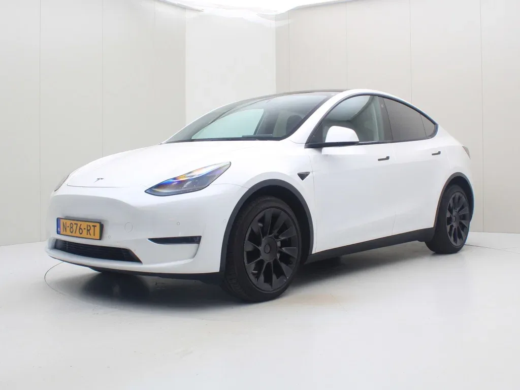 Tesla Model Y (2021) — foto 1