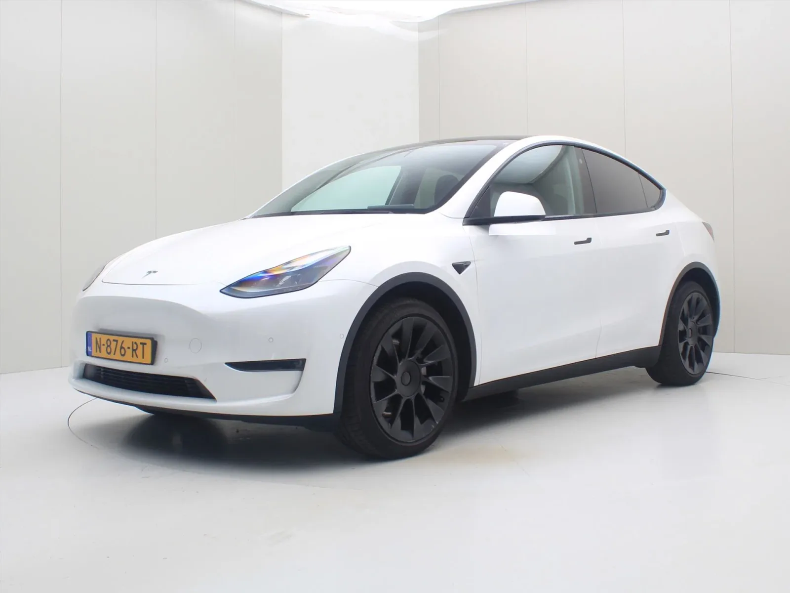Tesla Model Y (2021) — foto 1