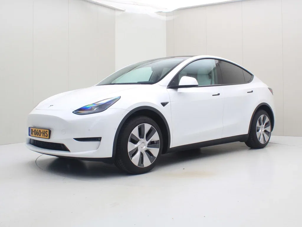 Tesla Model Y (2022) — foto 1