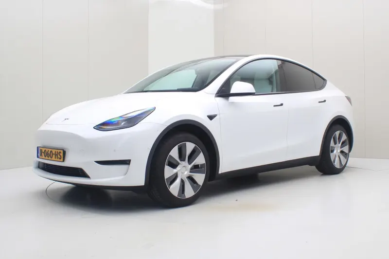 Tesla Model Y (2022)