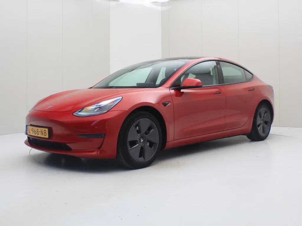 Tesla Model 3 (2021) — foto 1