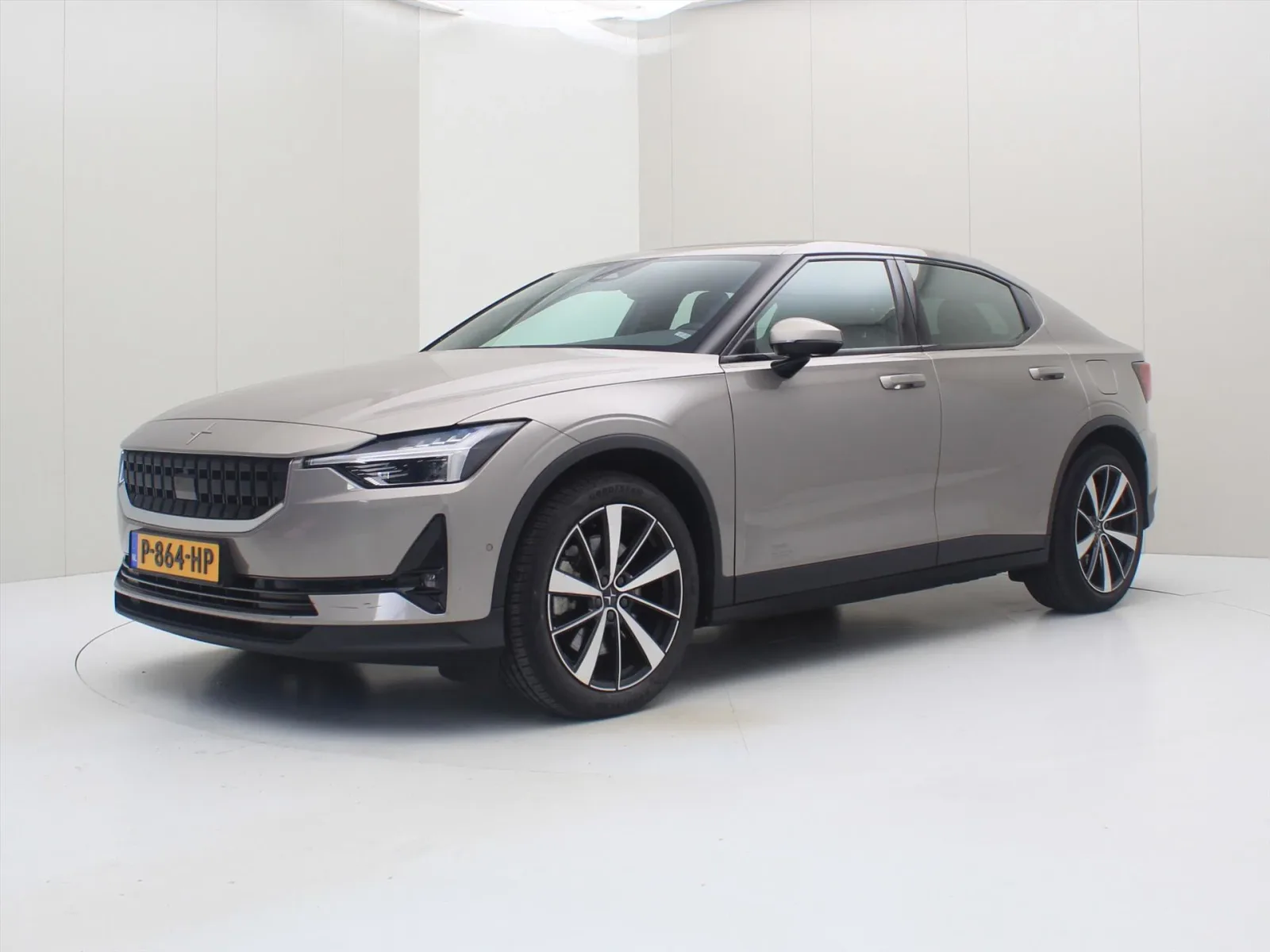 Polestar 2 (2022) — foto 1