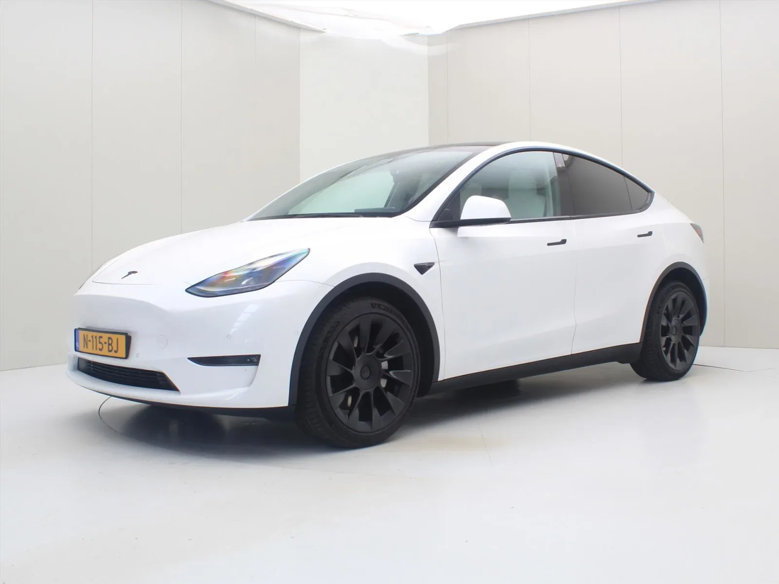 Tesla Model Y (2021) — foto 1