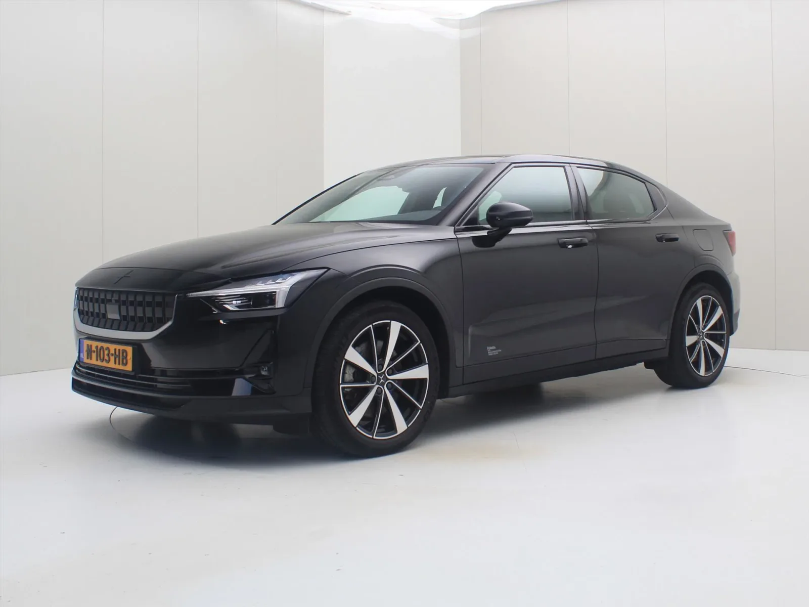 Polestar 2 (2021) — foto 1