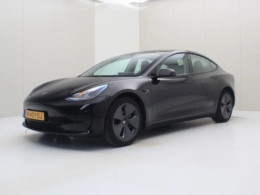 Tesla Model 3 (2021) — foto 1