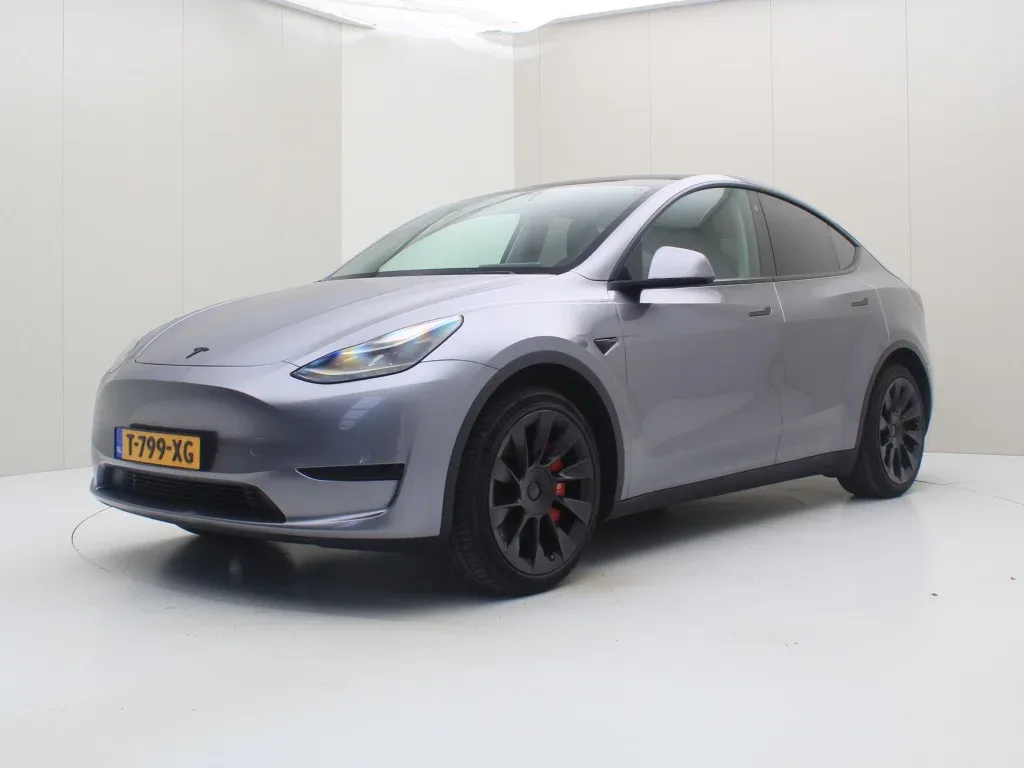 Tesla Model Y (2023) — foto 1