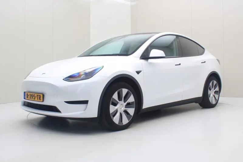 Tesla Model Y (2022)