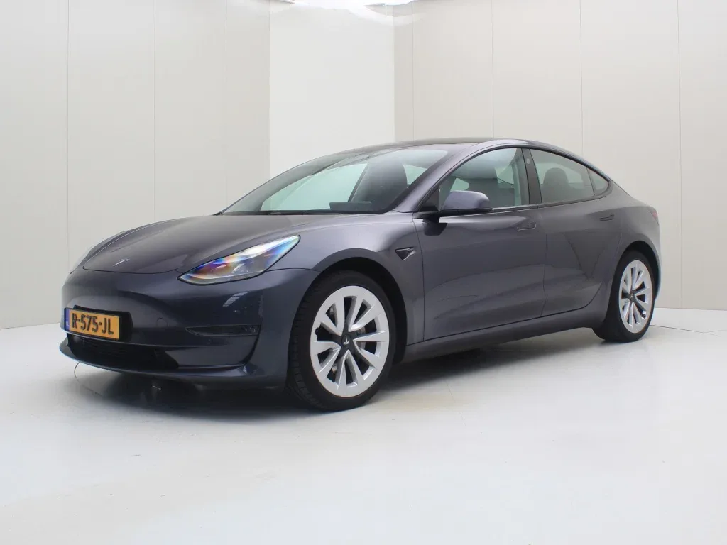 Tesla Model 3 (2022) — foto 1