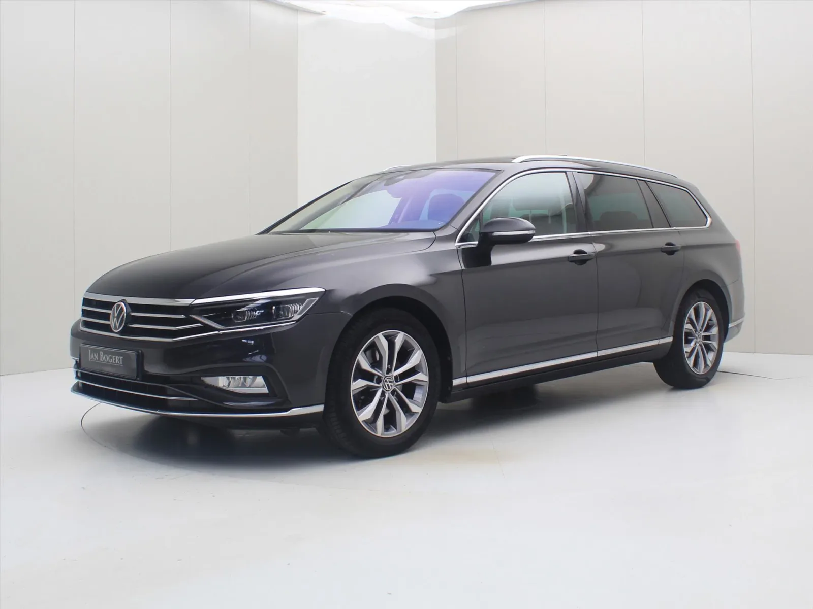 Volkswagen Passat (2021) — foto 1