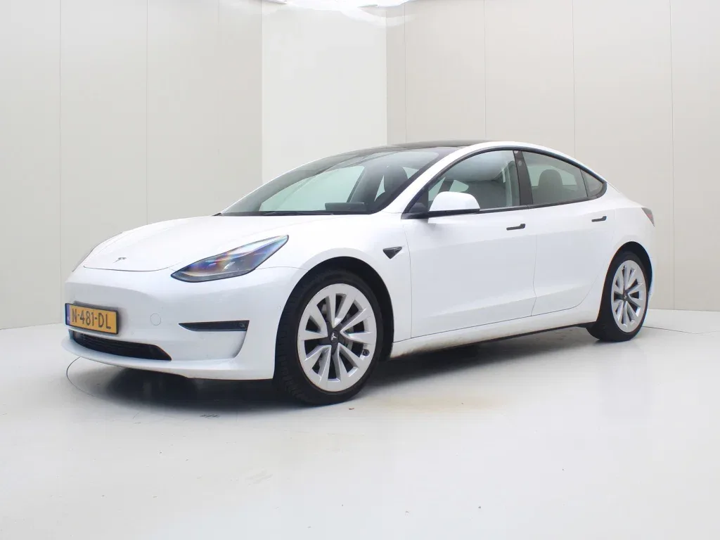 Tesla Model 3 (2021) — foto 1