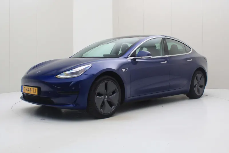 Tesla Model 3 (2019)