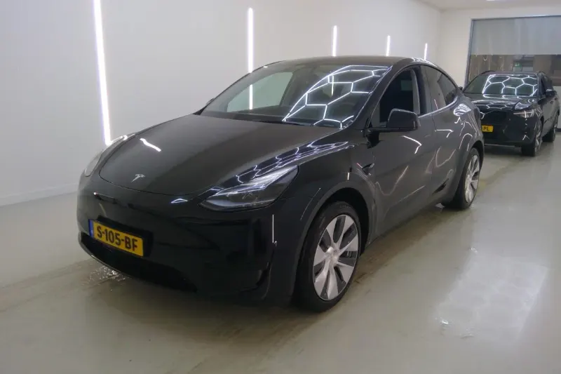 Tesla Model Y (2022)