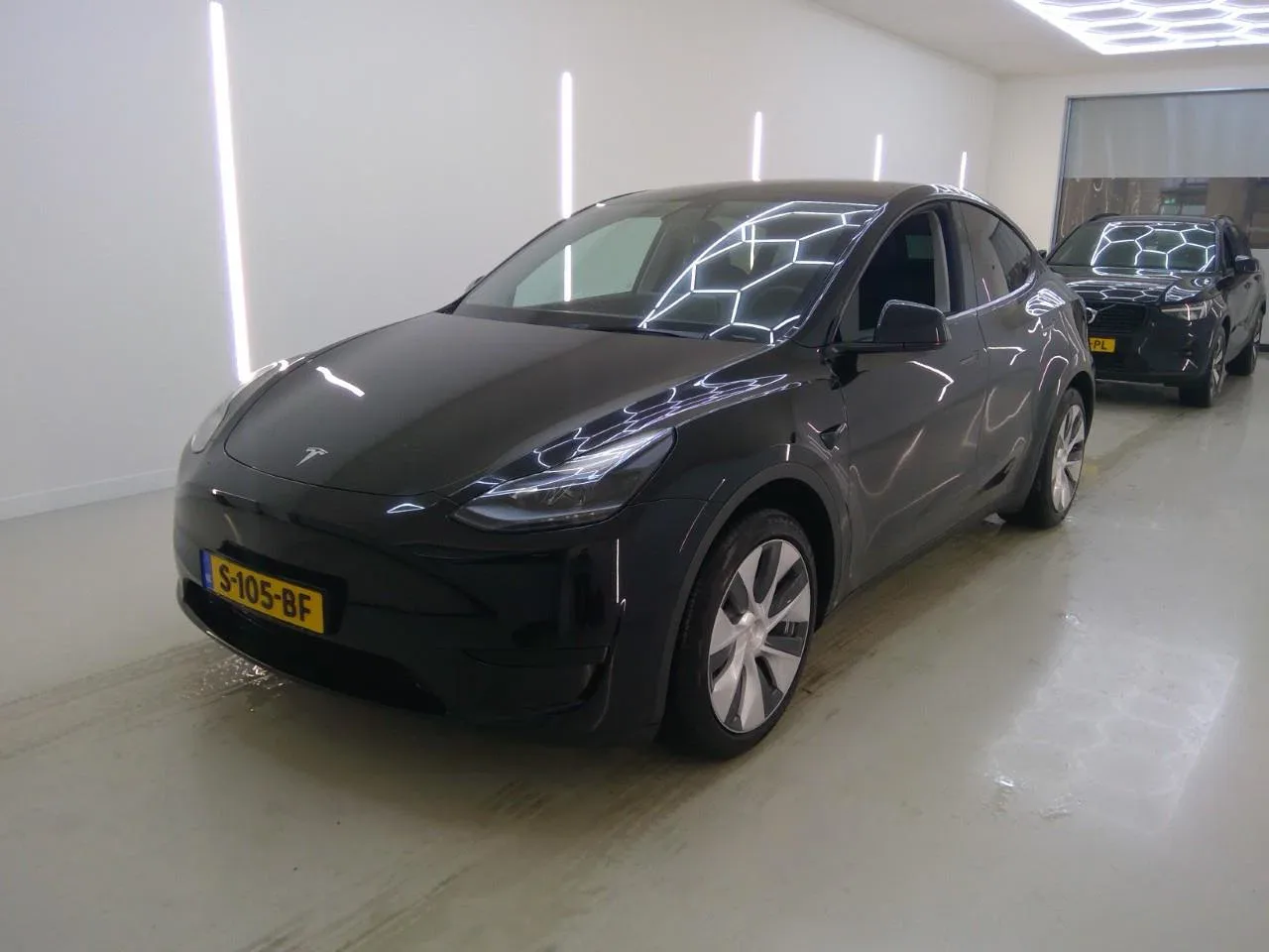 Tesla Model Y (2022) — foto 1