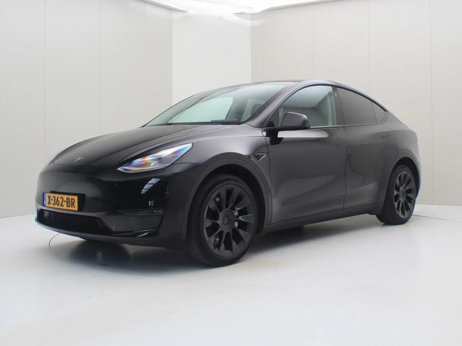 Tesla Model Y (2023) — foto 1