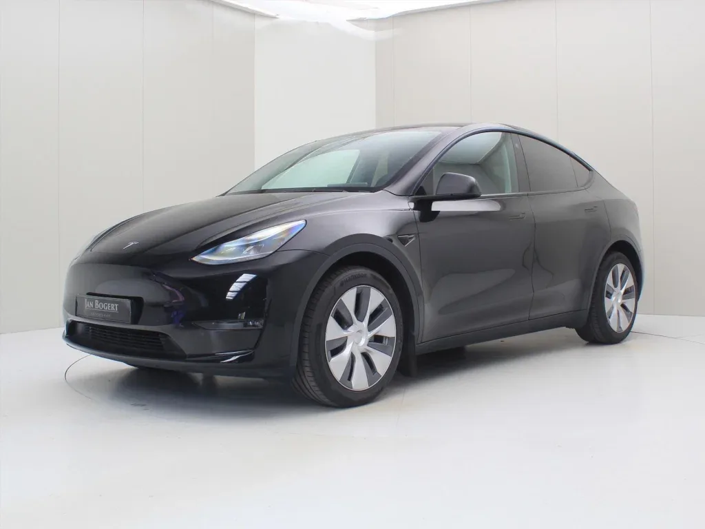 Tesla Model Y (2023) — foto 1