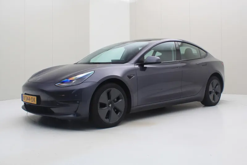 Tesla Model 3 (2021)