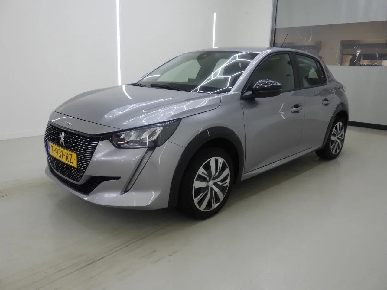 Peugeot e-208 (2023) — foto 1