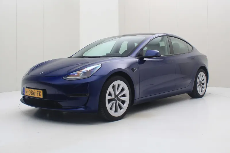 Tesla Model 3 (2021)