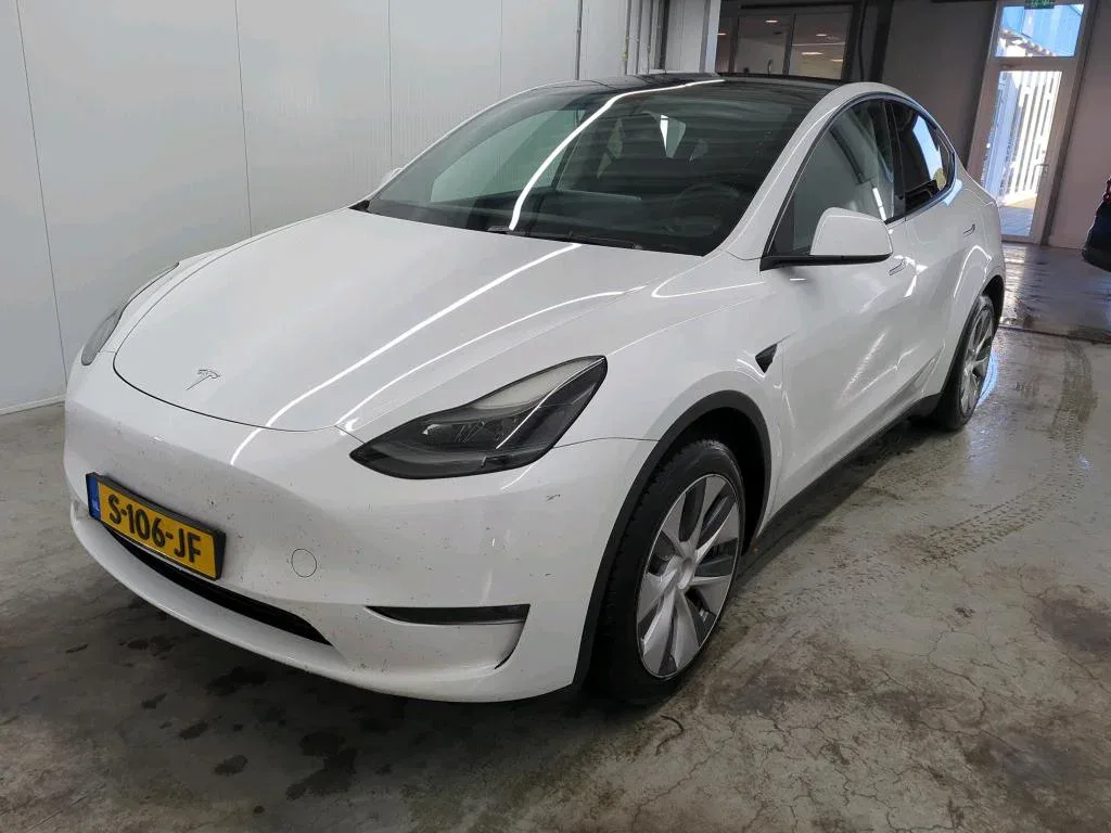 Tesla Model Y (2023) — foto 1