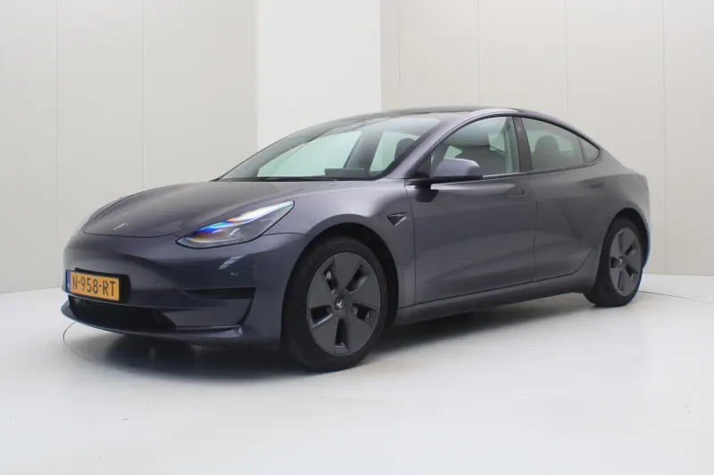 Tesla Model 3 (2021)
