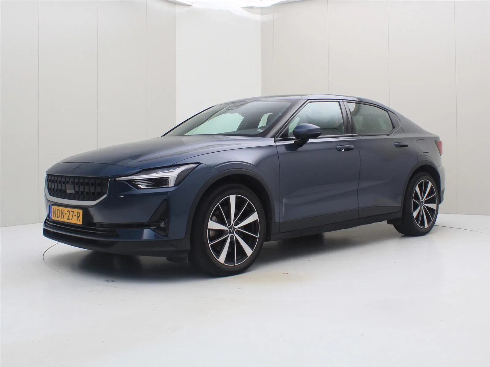 Polestar 2 (2021) — foto 1
