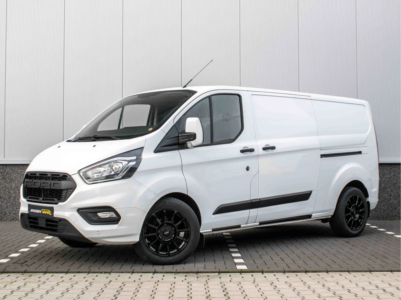 Ford Transit (2019) — foto 1