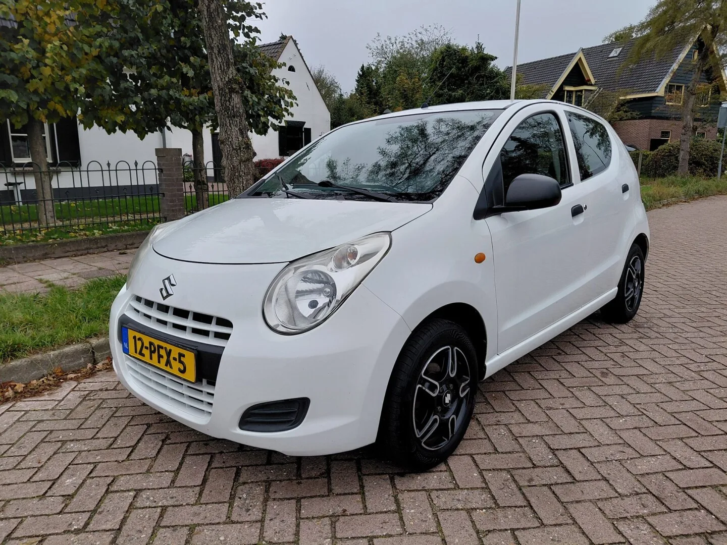 Suzuki Alto (2011) — foto 1
