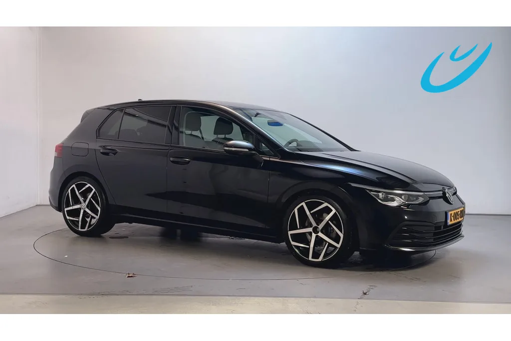 Volkswagen Golf (2021) — foto 1