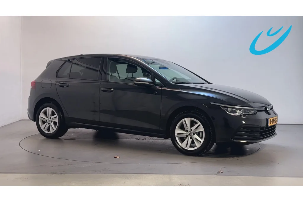 Volkswagen Golf (2022) — foto 1