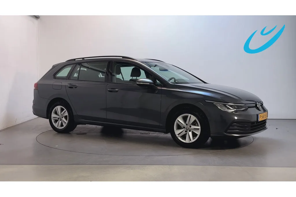 Volkswagen Golf (2022) — foto 1