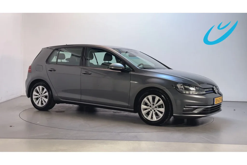 Volkswagen Golf (2019) — foto 1