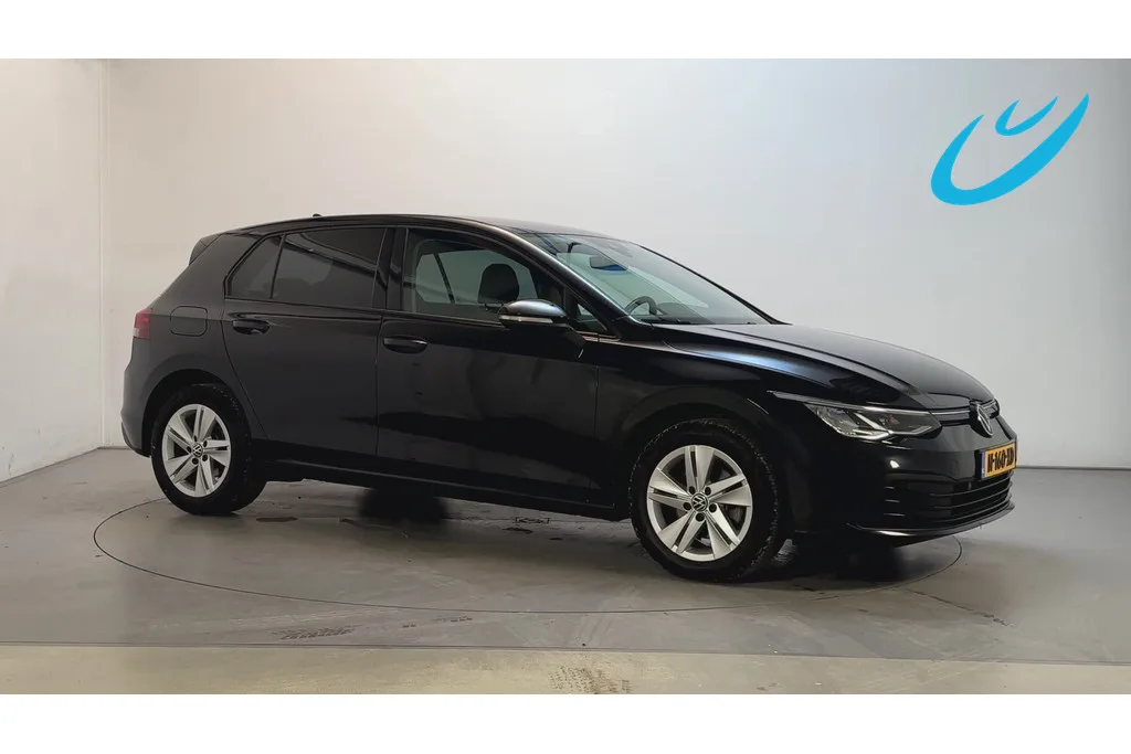 Volkswagen Golf (2022) — foto 1
