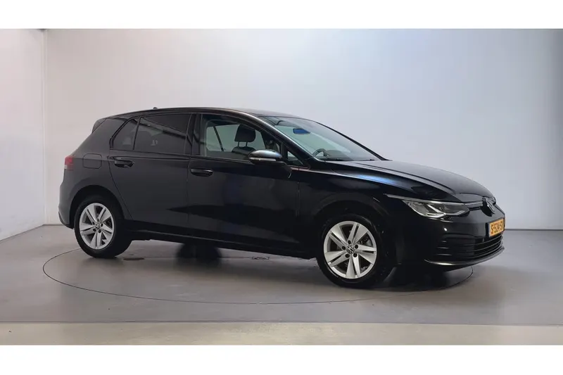 Volkswagen Golf (2023)