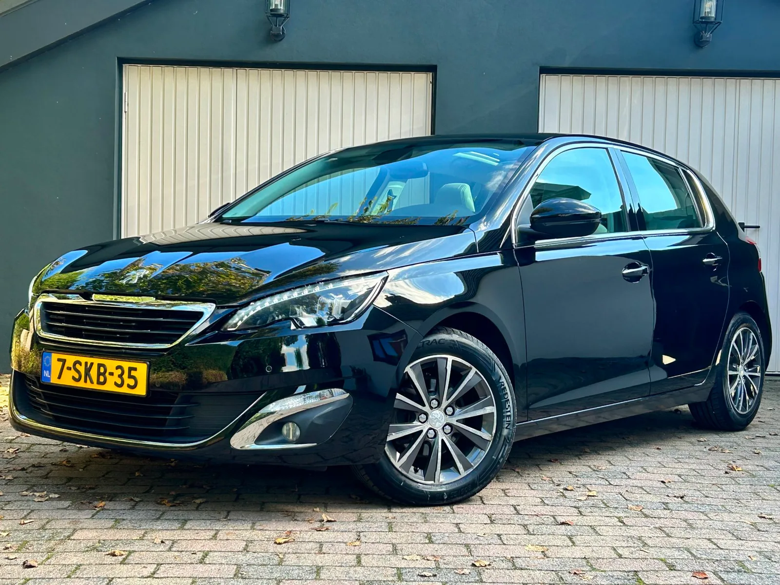 Peugeot 308 (2013) — foto 1