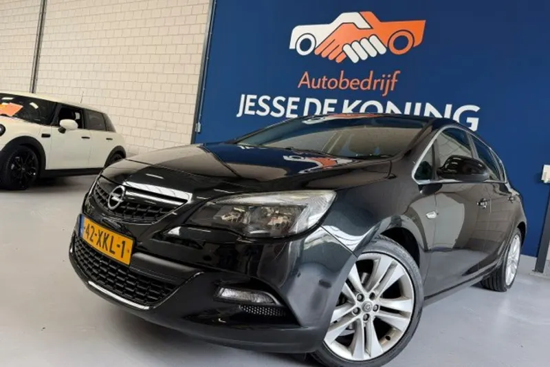 Opel Astra (2012)