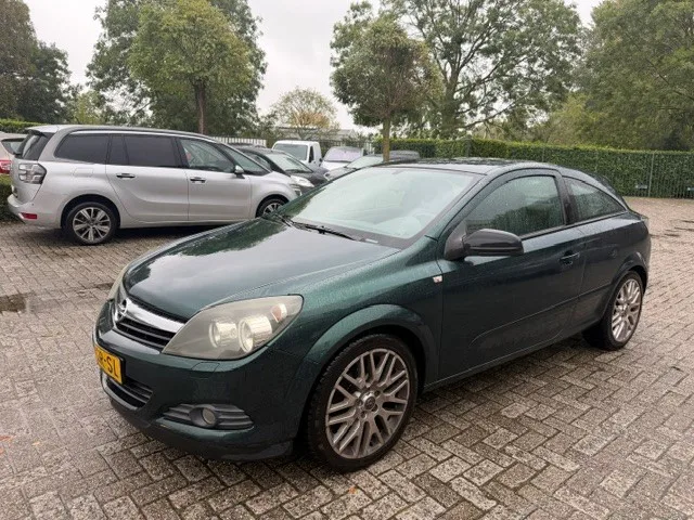 Opel Astra (2006) — foto 1