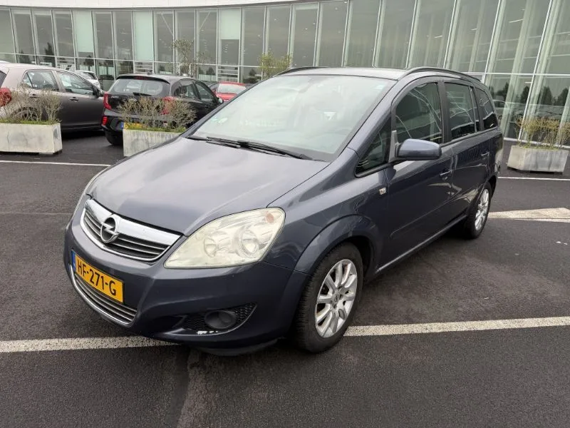 Opel Zafira (2008) — foto 1