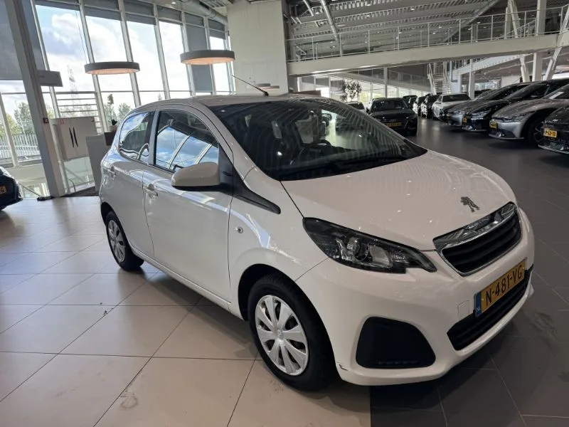 Peugeot 108 (2022) — foto 1